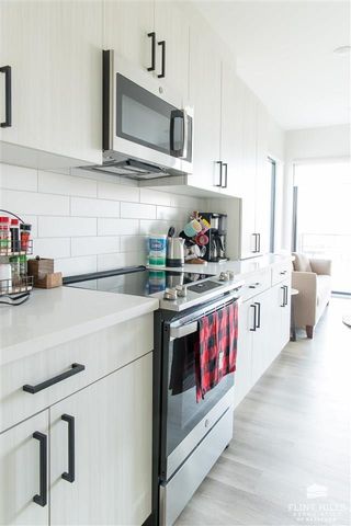 3022 Fieldhouse Cir Apt 112, Manhattan, KS 66503