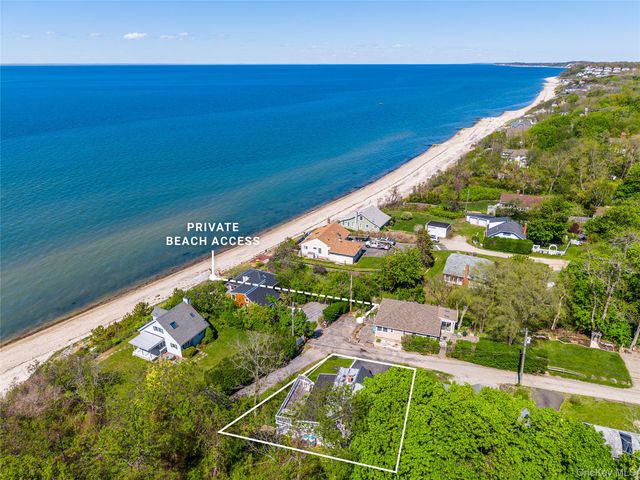 31 W Fairview Avenue, Jamesport, NY 11901