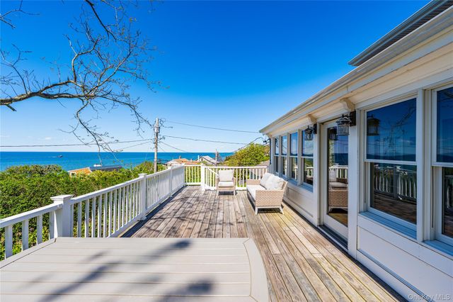 31 W Fairview Avenue, Jamesport, NY 11901