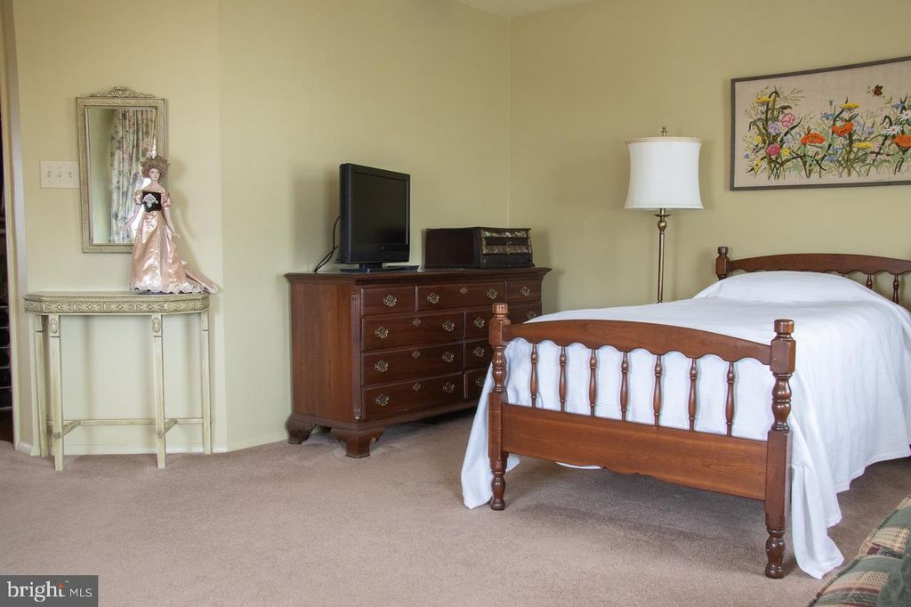 Image 23 of property listing at 4617 MAGNOLIA AVE, Bristol, PA 19007