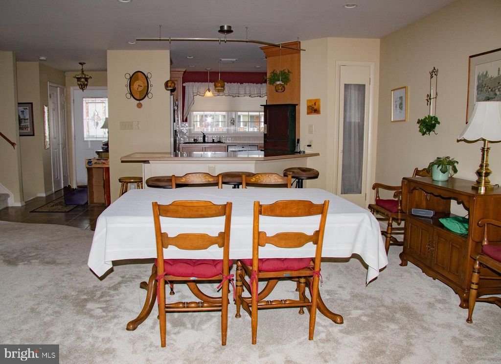 Image 5 of property listing at 4617 MAGNOLIA AVE, Bristol, PA 19007