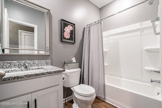 16729 Taunton Vale Rd, Louisville, KY 40245