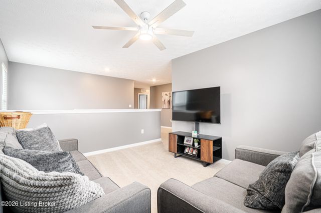 16729 Taunton Vale Rd, Louisville, KY 40245