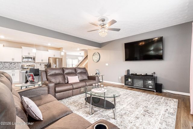 16729 Taunton Vale Rd, Louisville, KY 40245