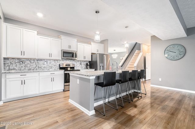 16729 Taunton Vale Rd, Louisville, KY 40245