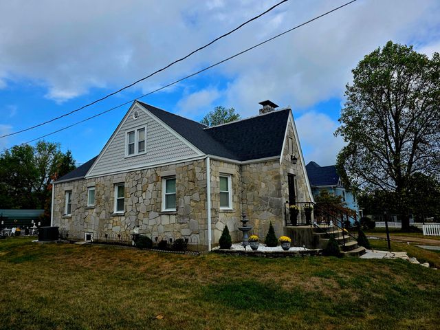 115 N Harlin Drive, West Plains, MO 65775