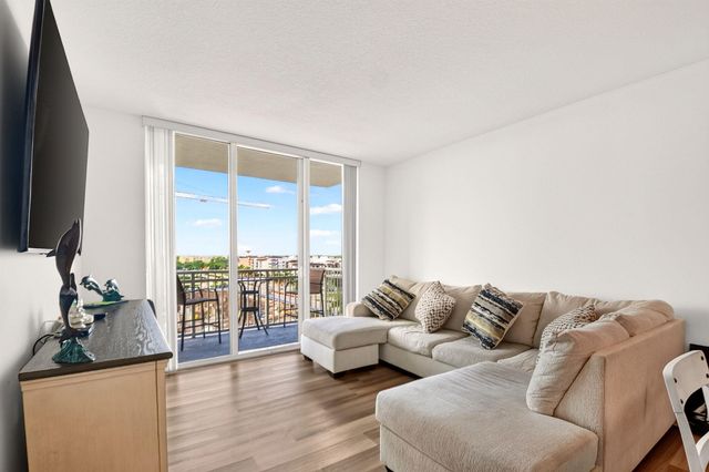 350 N FEDERAL Highway 813, Boynton Beach, FL 33435