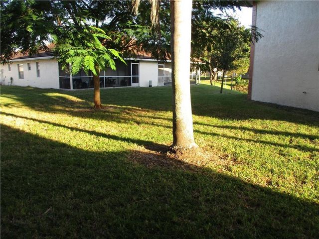 9905 Three Lakes Circle 12-D, Boca Raton, FL 33428