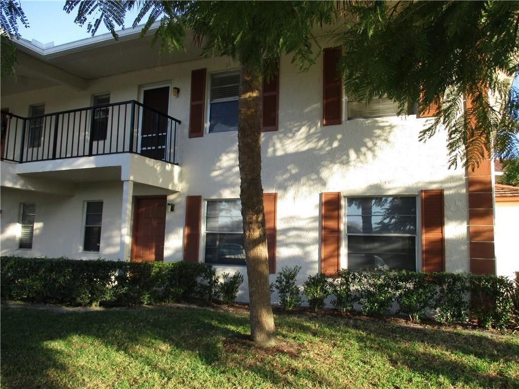 9905 Three Lakes Circle 12-D, Boca Raton, FL 33428