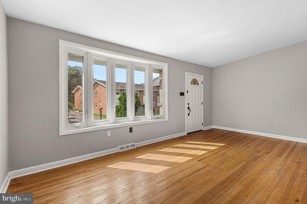 540 WANAMAKER RD, JENKINTOWN, PA 19046 — photo 3