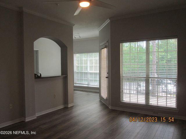 7800 POINT MEADOWS Drive 1224, Jacksonville, FL 32256