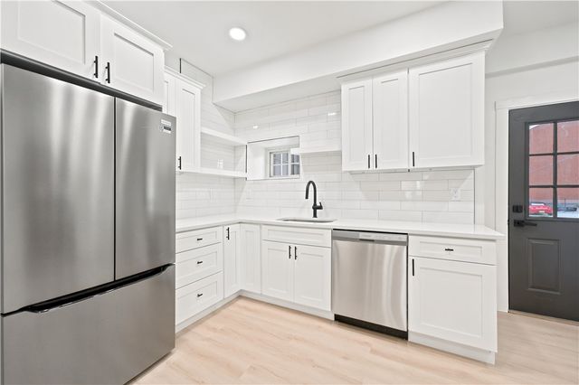 352 39th St, Lawrenceville, PA 15201