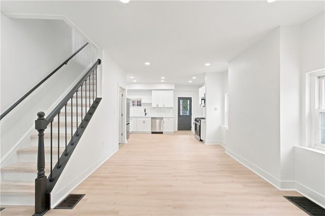 352 39th St, Lawrenceville, PA 15201