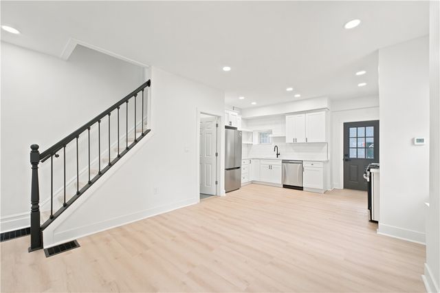 352 39th St, Lawrenceville, PA 15201