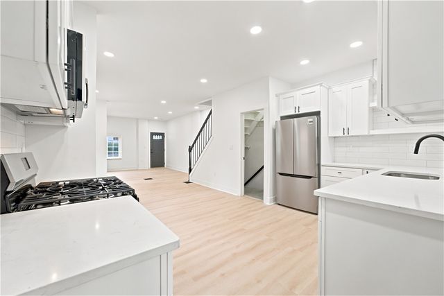 352 39th St, Lawrenceville, PA 15201