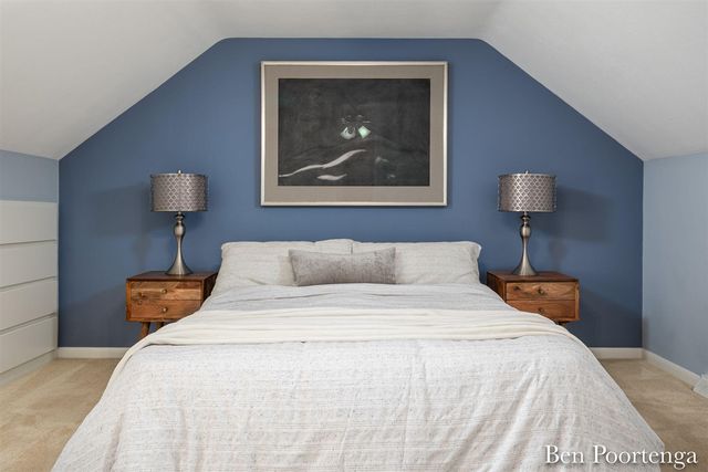 2646 Monroe Avenue, Grand Rapids, MI 49505