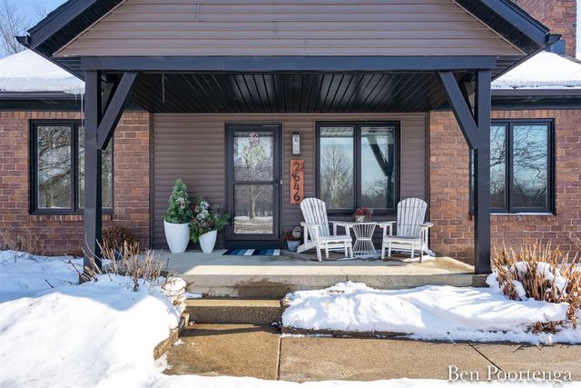 2646 Monroe Avenue, Grand Rapids, MI 49505