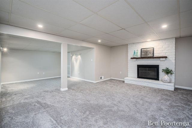 2646 Monroe Avenue, Grand Rapids, MI 49505