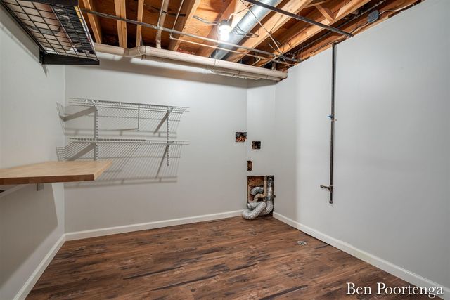 2646 Monroe Avenue, Grand Rapids, MI 49505