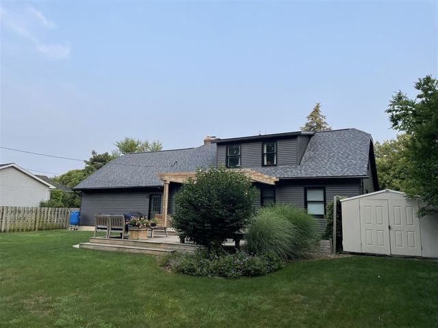 2646 Monroe Avenue, Grand Rapids, MI 49505