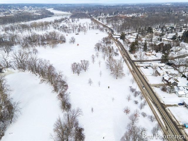 2646 Monroe Avenue, Grand Rapids, MI 49505