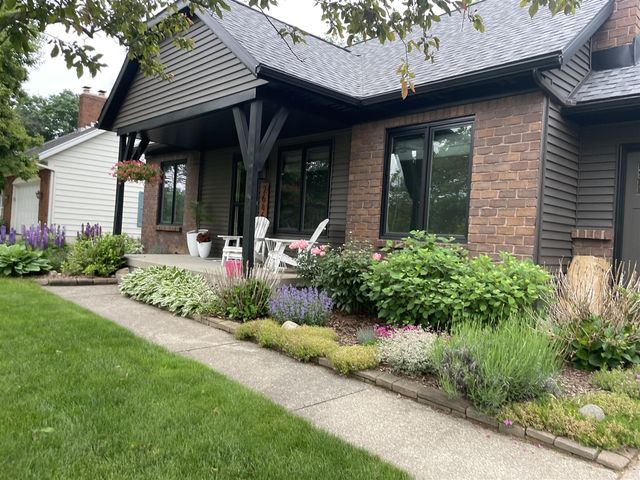 2646 Monroe Avenue, Grand Rapids, MI 49505