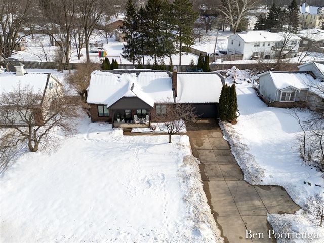 2646 Monroe Avenue, Grand Rapids, MI 49505