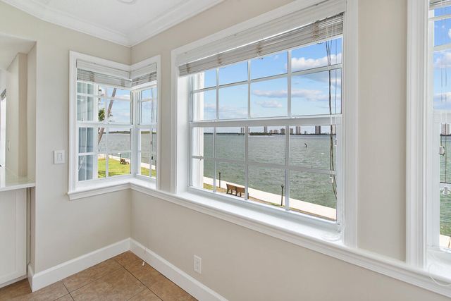 1060 Lake Shore Drive 201, West Palm Beach, FL 33403