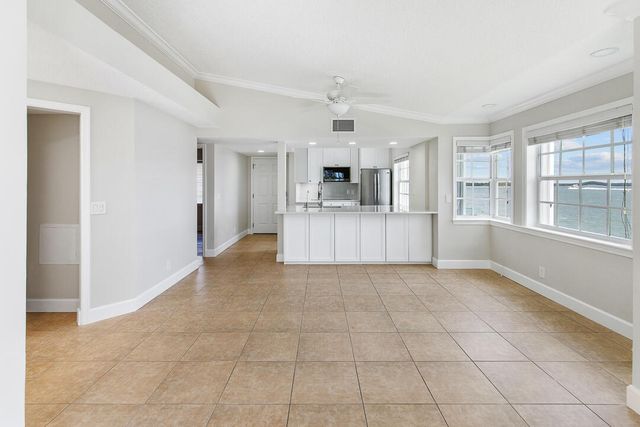 1060 Lake Shore Drive 201, West Palm Beach, FL 33403