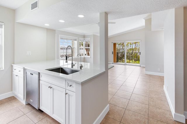 1060 Lake Shore Drive 201, West Palm Beach, FL 33403