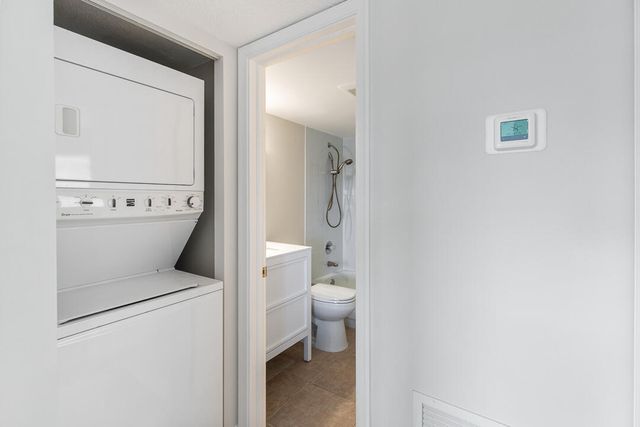 1060 Lake Shore Drive 201, West Palm Beach, FL 33403