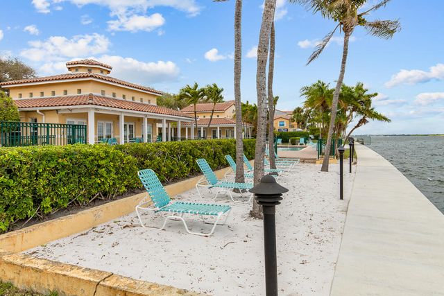 1060 Lake Shore Drive 201, West Palm Beach, FL 33403