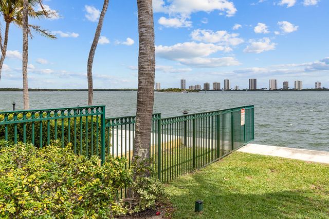1060 Lake Shore Drive 201, West Palm Beach, FL 33403