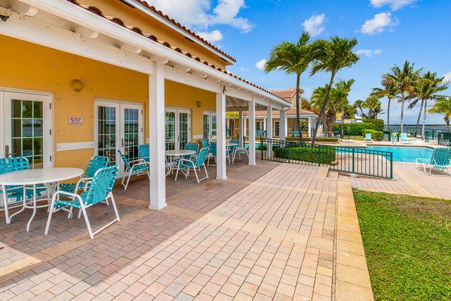 1060 Lake Shore Drive 201, West Palm Beach, FL 33403