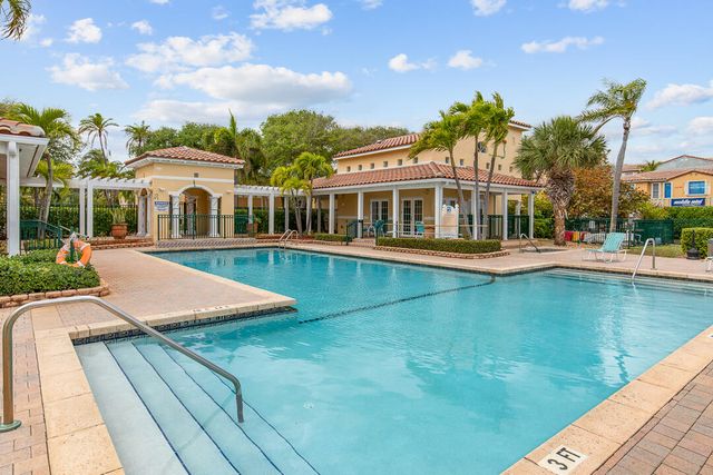 1060 Lake Shore Drive 201, West Palm Beach, FL 33403