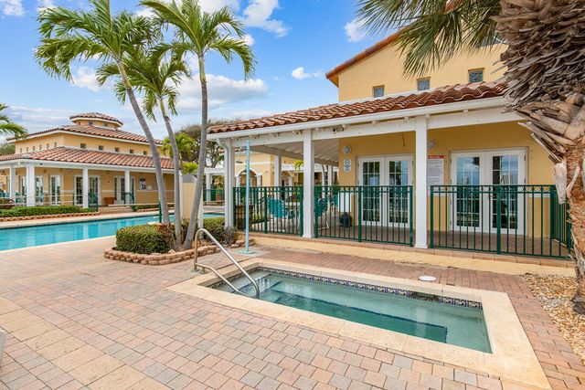 1060 Lake Shore Drive 201, West Palm Beach, FL 33403