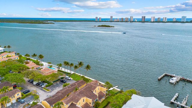 1060 Lake Shore Drive 201, West Palm Beach, FL 33403