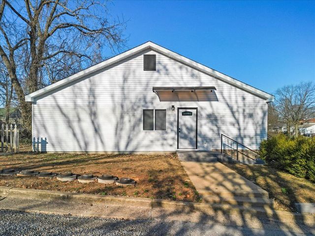 515 Nebraska Avenue, West Plains, MO 65775