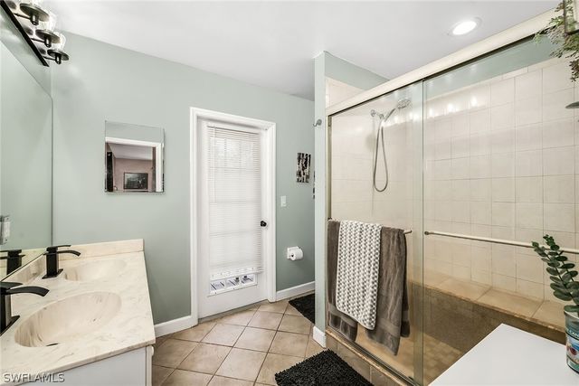 4105 2nd AVE NE, Naples, FL 34120