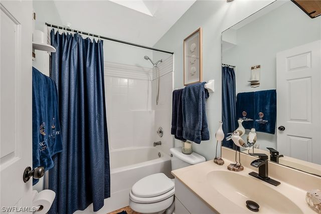 4105 2nd AVE NE, Naples, FL 34120