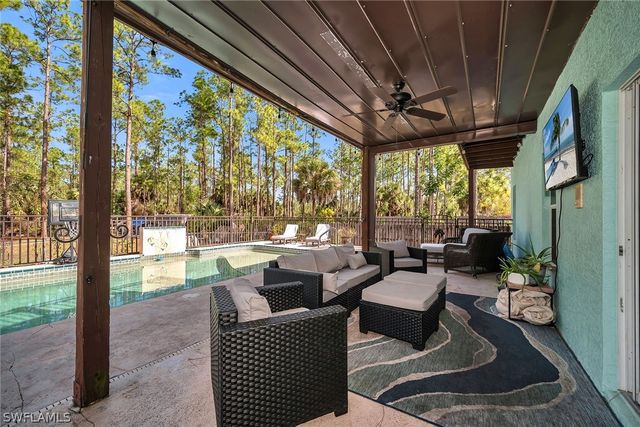 4105 2nd AVE NE, Naples, FL 34120