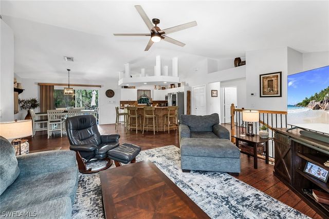 4105 2nd AVE NE, Naples, FL 34120