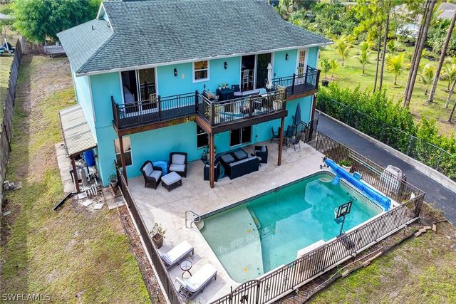 4105 2nd AVE NE, Naples, FL 34120