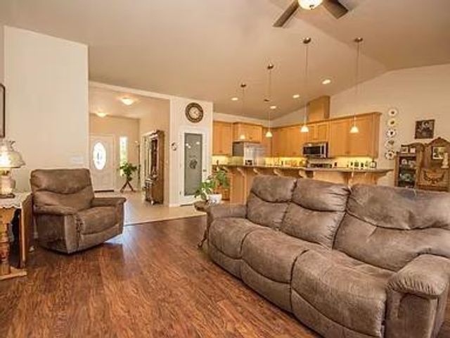 1685 American River Trl, Cool, CA 95614