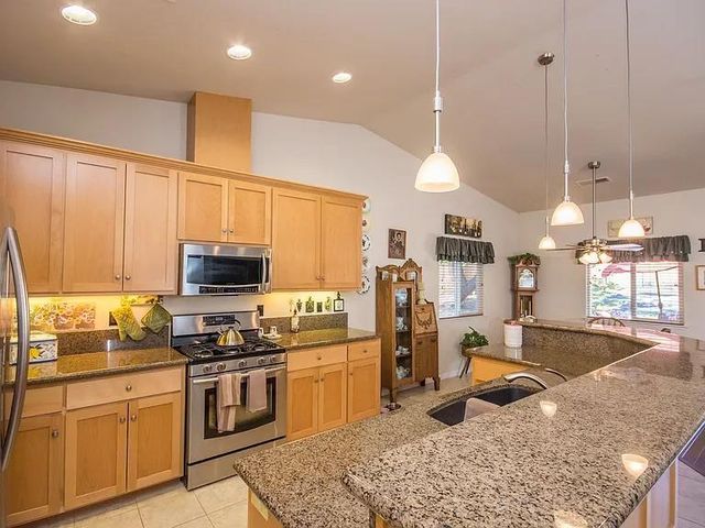 1685 American River Trl, Cool, CA 95614