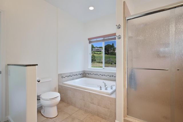 1685 American River Trl, Cool, CA 95614