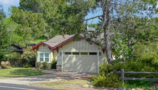 1685 American River Trl, Cool, CA 95614