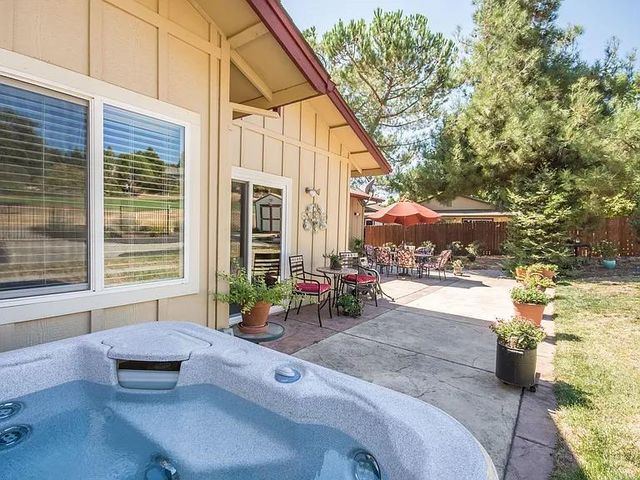 1685 American River Trl, Cool, CA 95614