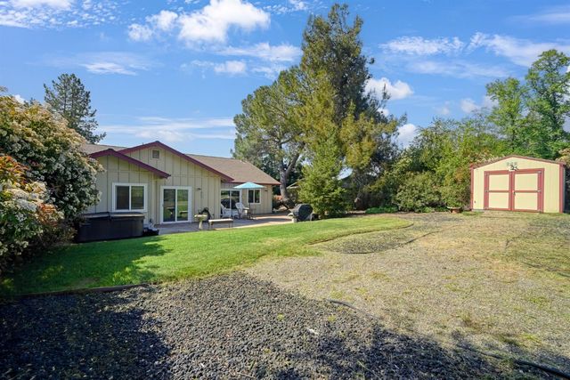 1685 American River Trl, Cool, CA 95614