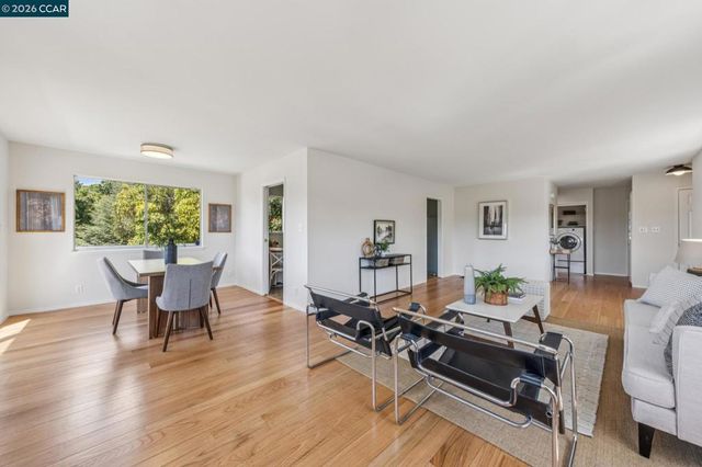 1016 Norwood Ave, Oakland, CA 94610